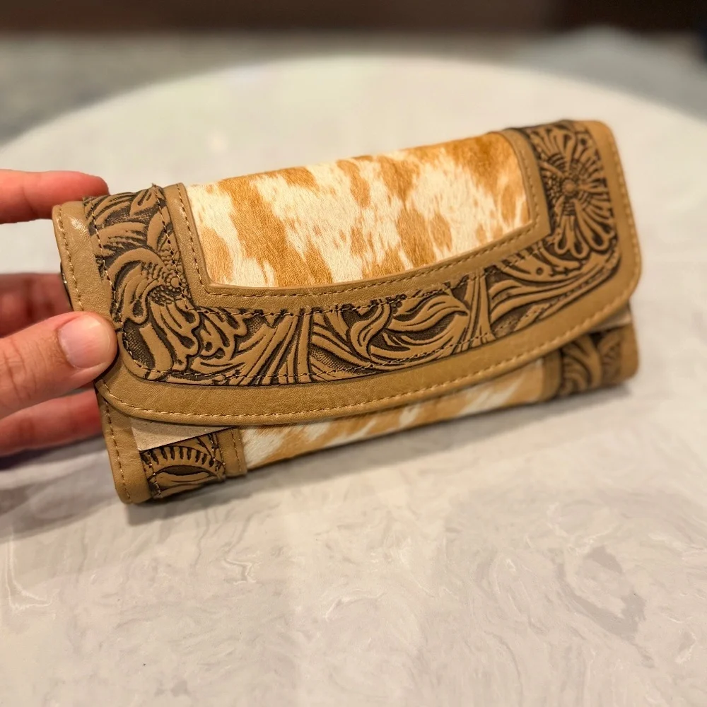 Montana West Hair-On Hide Tooled Wallet – Western Wristlet Tan